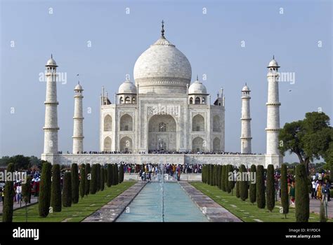  Mausoleum of Shah Jahan ja Mumtaz Mahal! Mughal-aikainen arkkitehtuurinen ihme